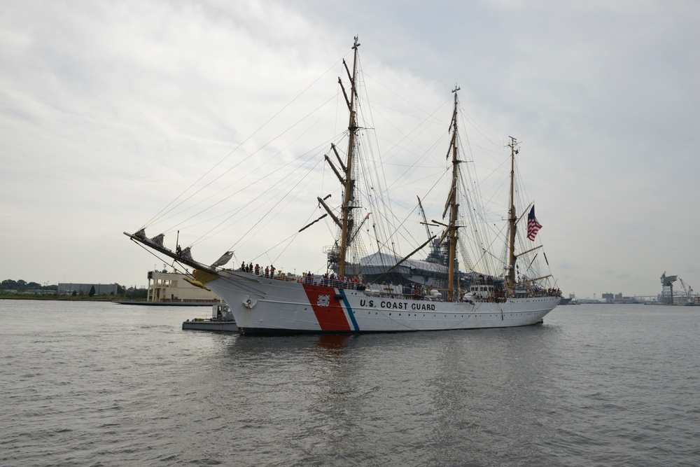 Coast Guard tall ship arrives in Portsmouth, Va.