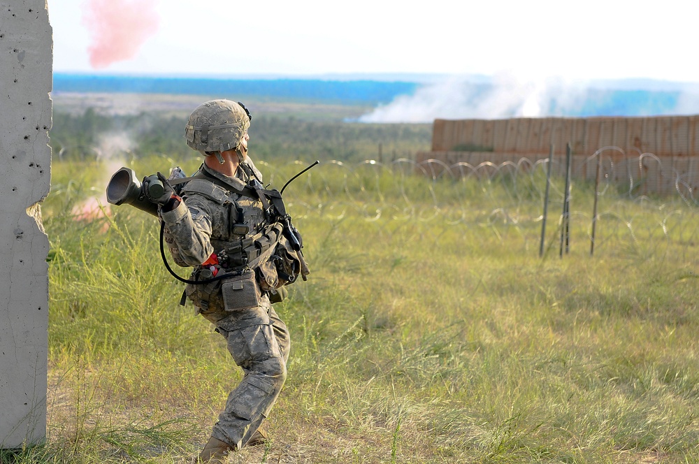 White Falcon paratroopers sharpen combat skills at ITC