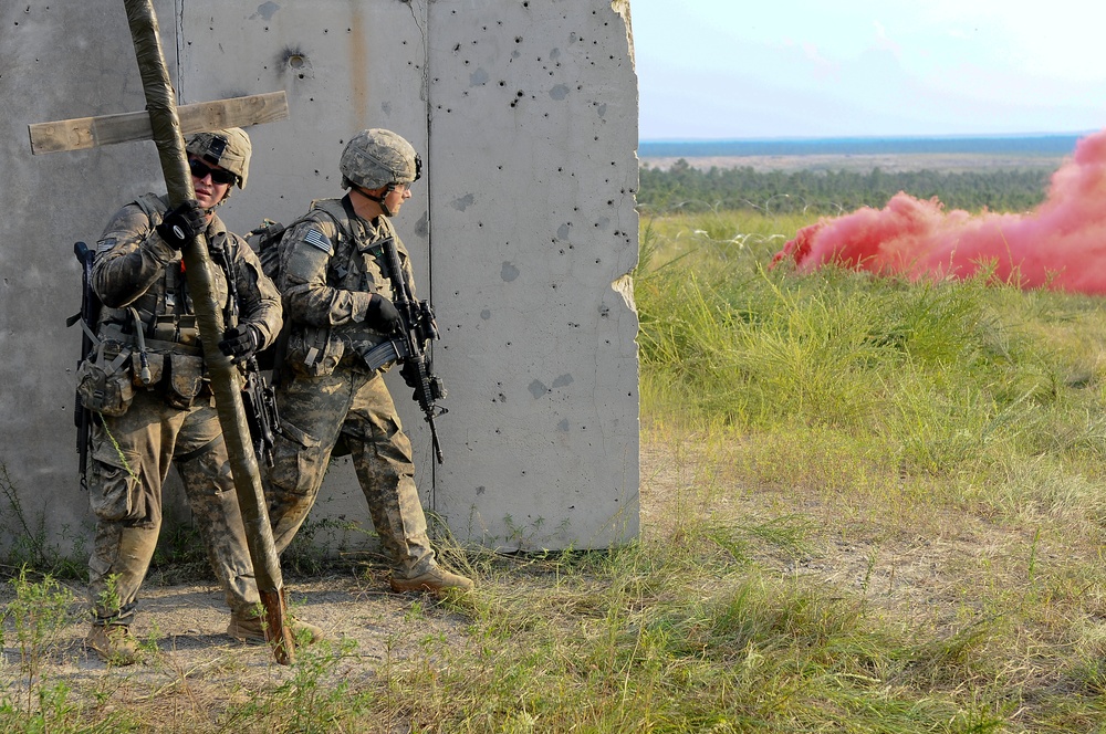 White Falcon paratroopers sharpen combat skills at ITC