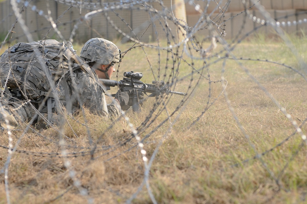 White Falcon paratroopers sharpen combat skills at ITC