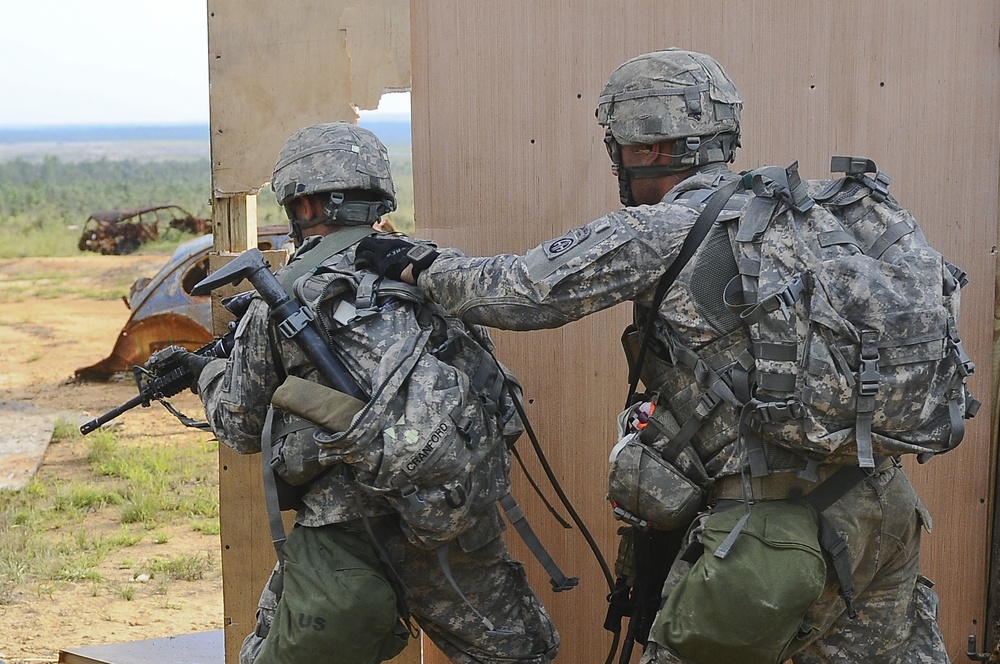 White Falcon paratroopers sharpen combat skills at ITC