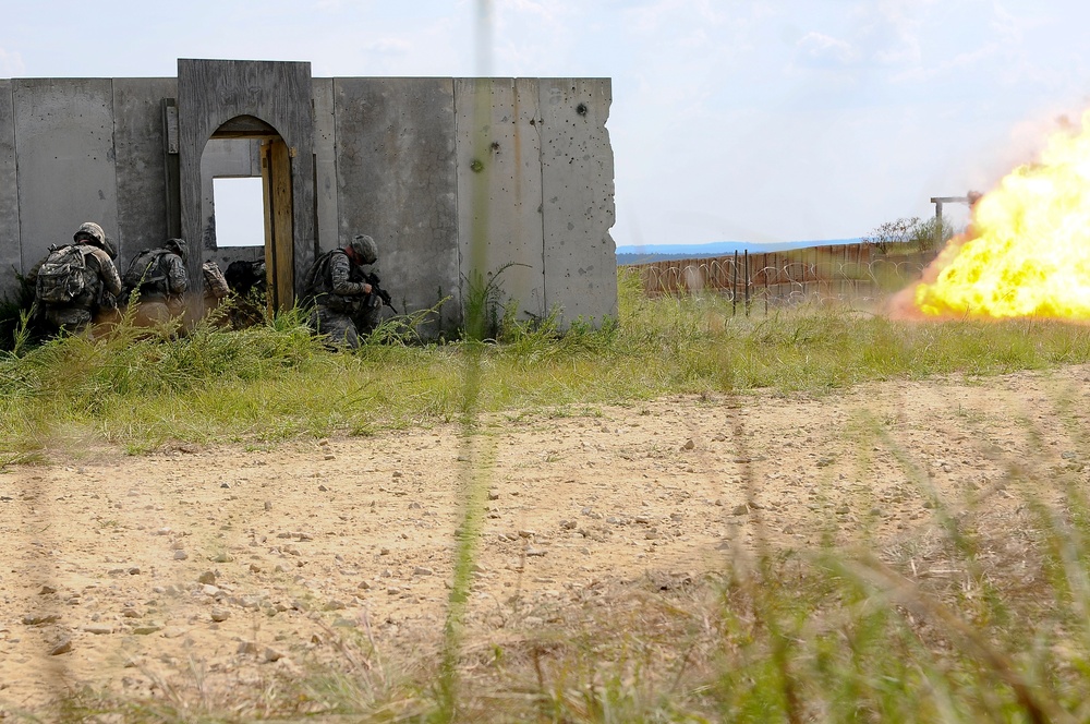 White Falcon paratroopers sharpen combat skills at ITC