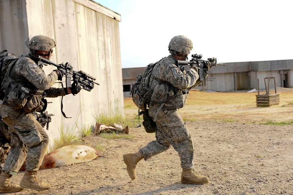 White Falcon paratroopers sharpen combat skills at ITC