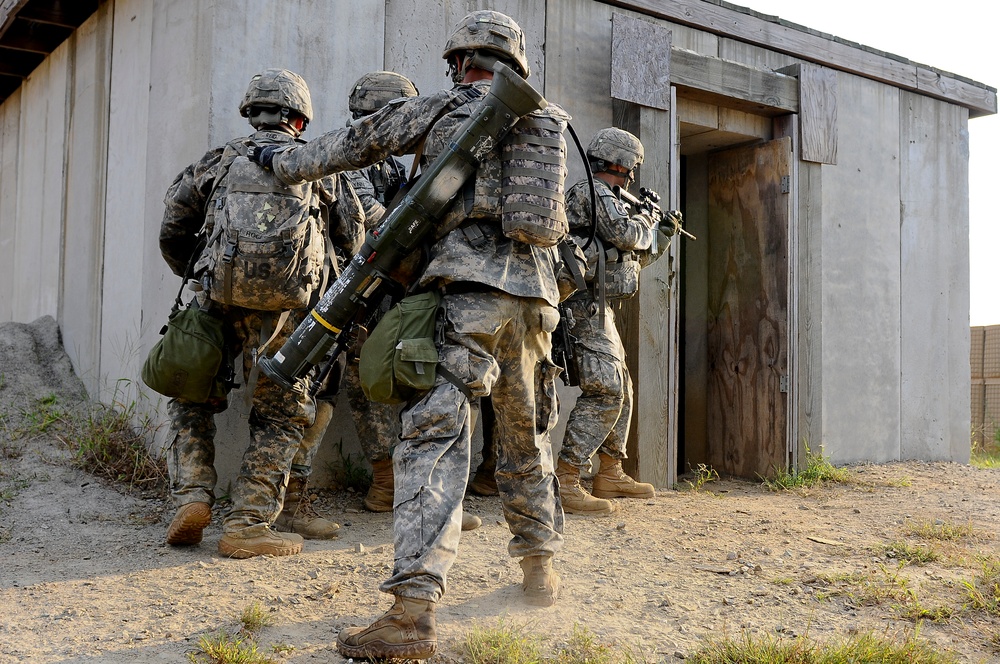 White Falcon paratroopers sharpen combat skills at ITC