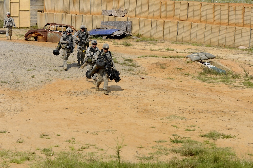 White Falcon paratroopers sharpen combat skills at ITC