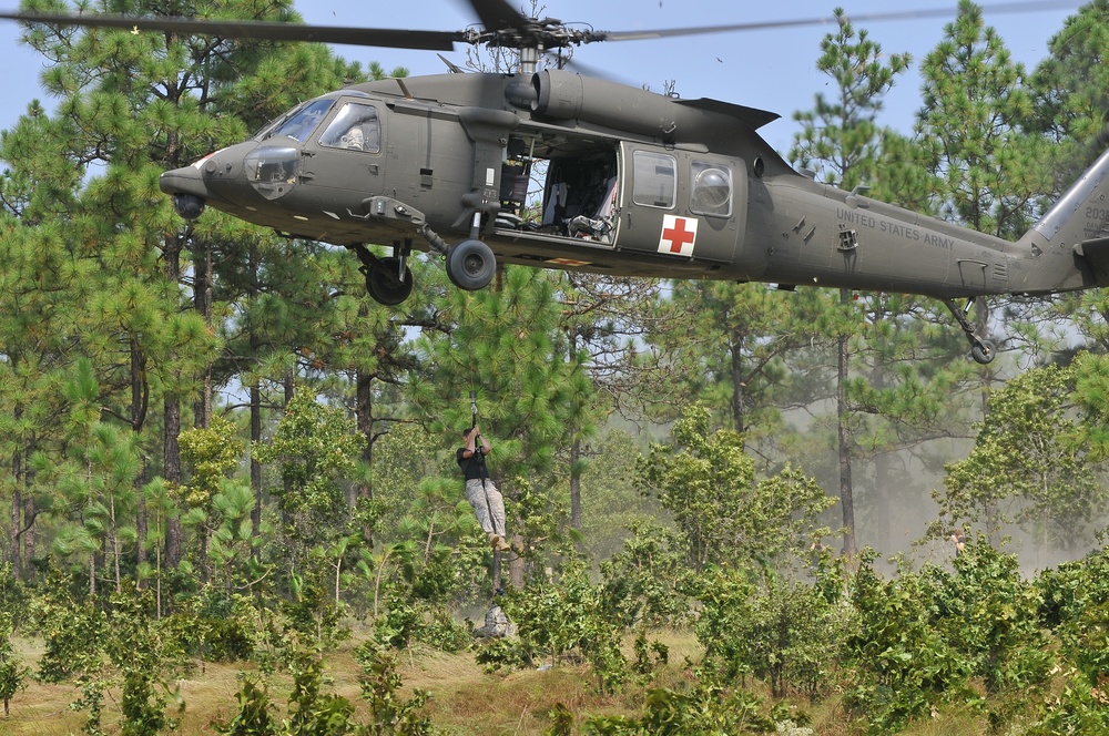 White Falcon paratroopers sharpen combat skills at ITC