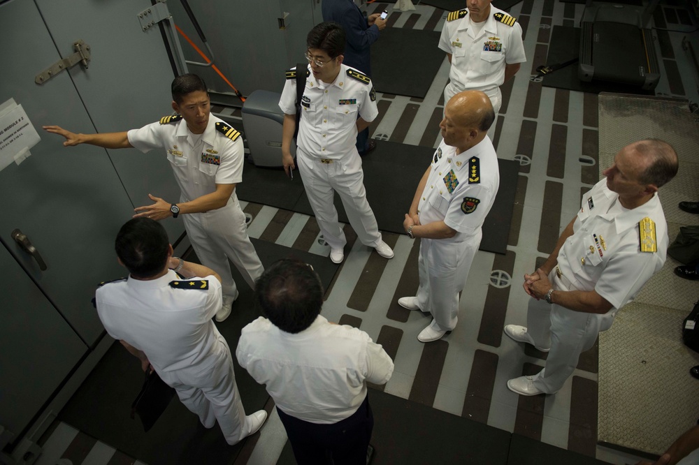 CNO hosts Chinese navy admiral