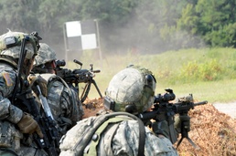 2-121st fire team assaults target at XCTC