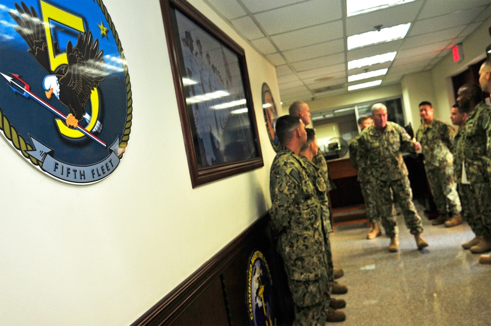 Vice Adm. Miller with sailors from NAVCENT's logistics and infrastructure department