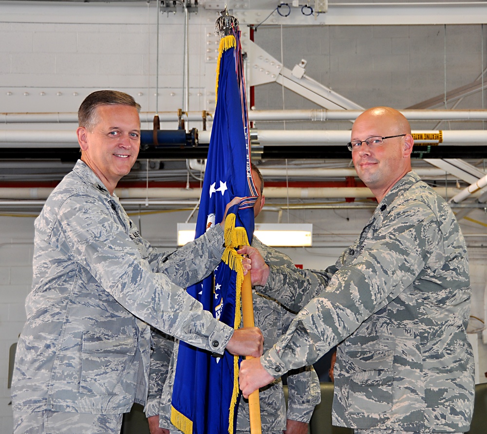 New commander takes the reins of the 507th MXG