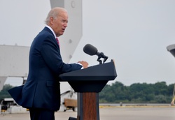 Vice President Joe Biden visits Port of Savannah [Image 2 of 6]