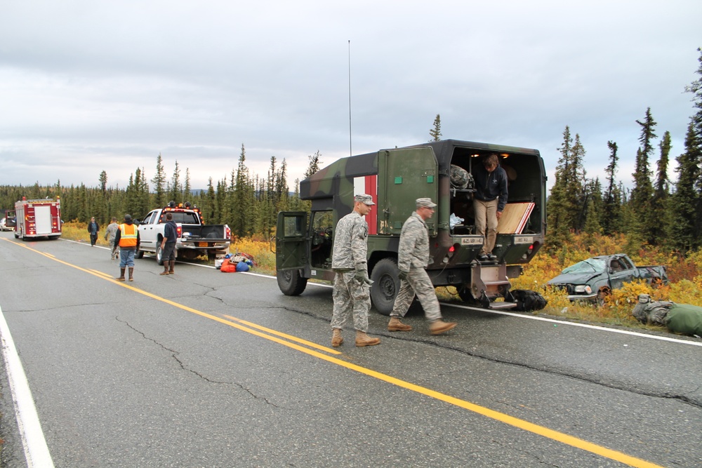 Denali Medics to the rescue on Parks Highway