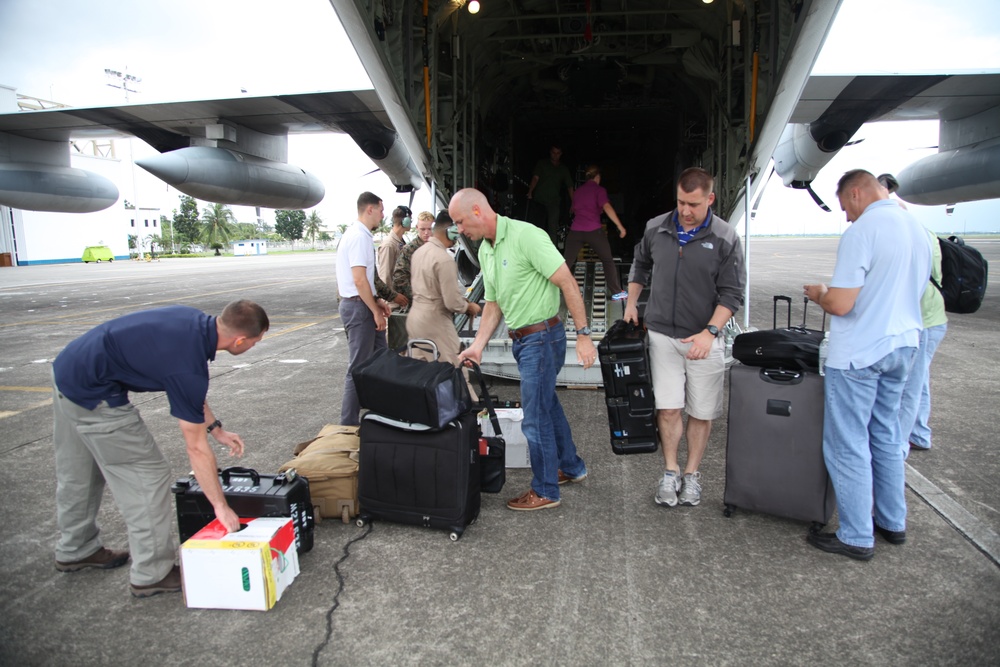 Marines arrive in the Philippines to support PHIBLEX 14