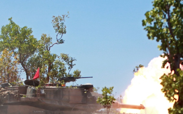 Exercise Gold Eagle smooth ride for Aussie, Marine tanks