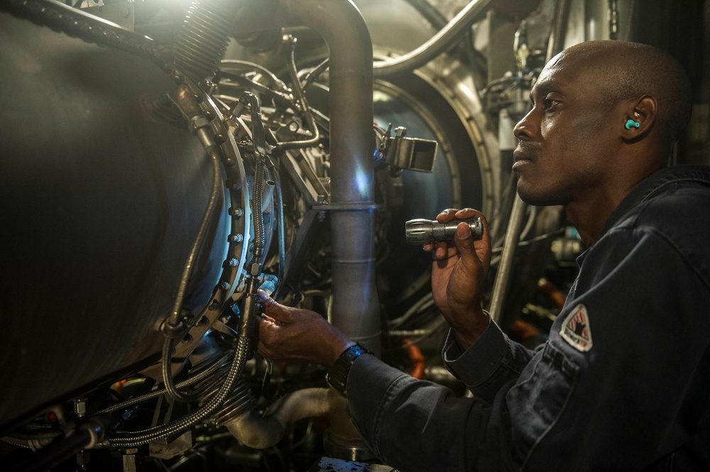 Inspecting a gas turbine engine