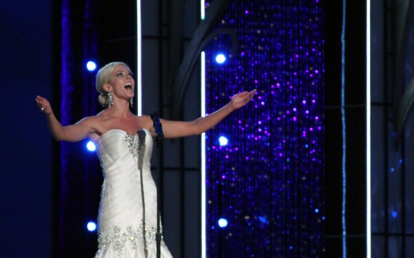 Crown the camo: Kansas National Guardsman competes in 2014 Miss America Pageant