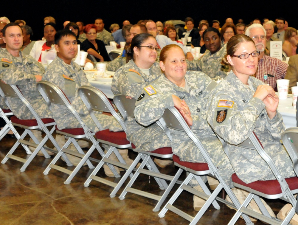 Soldiers honored with luncheon by Temple Chamber