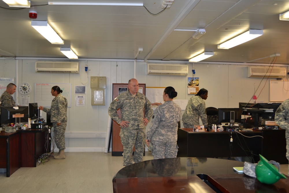 Maj. Gen. Richardson visits 595th Transportation Brigade