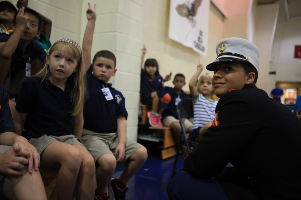 These colors don’t run: Marines teach Belle Chasse Cub Scouts flag-folding traditions