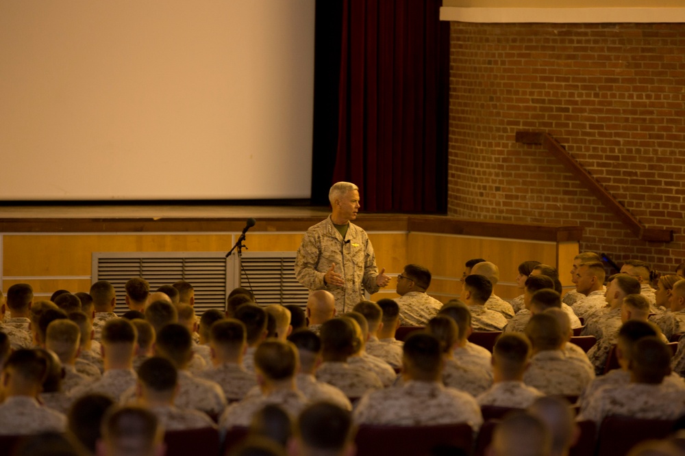 Commandant visits MCAS Cherry Point