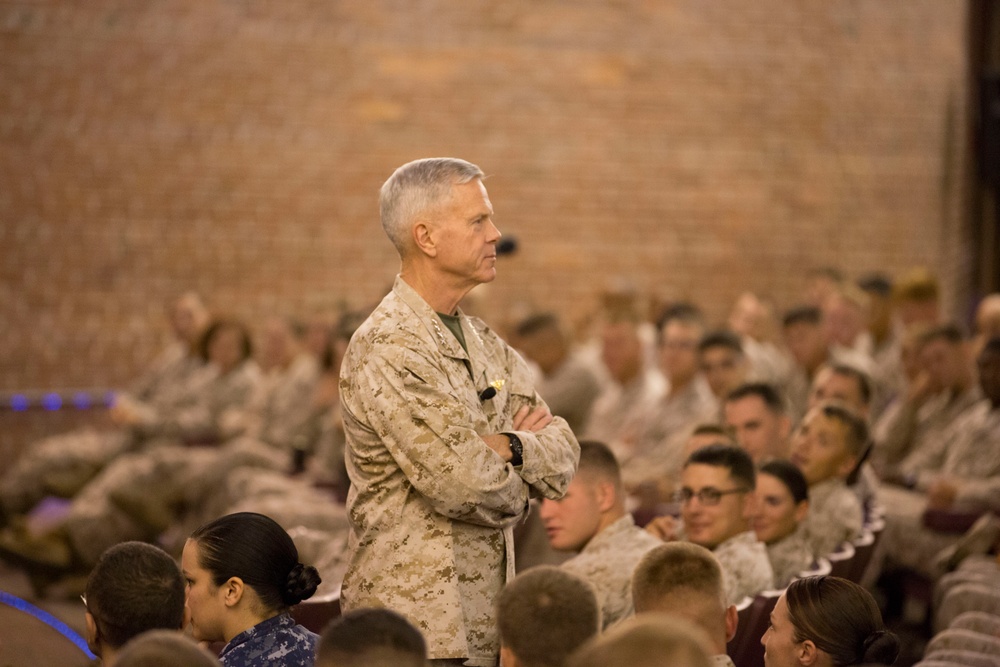 Commandant visits MCAS Cherry Point