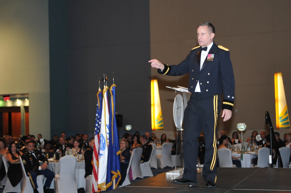 US Army Reserve-PR celebrates awards banquet 2013