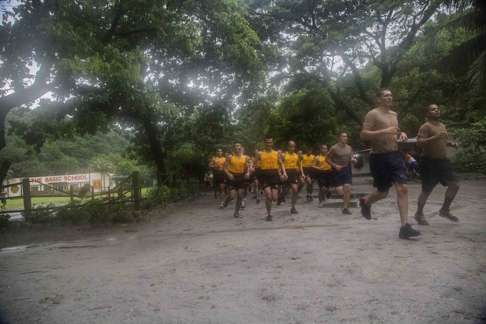13th MEU Runs with Philippine Marines