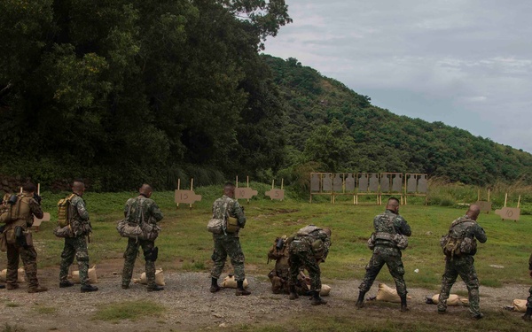 13th MEU Maritime Raid Force Trains Alongside Philippine Marines