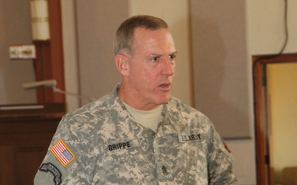 Command Sgt. Maj. Grippe meets with soldiers from 4-2 SBCT