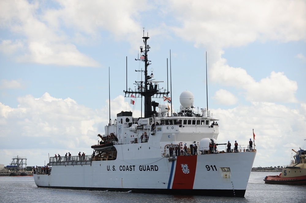 Coast Guard Cutter Forward drug offload