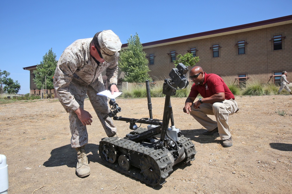 7th ESB Marines conduct pre-deployment training with counter-IED robots