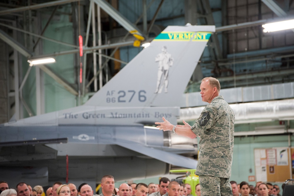 Chief master sergeant of Air Force visits the VTANG