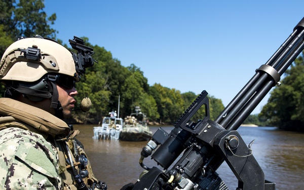 Women, men complete riverine training