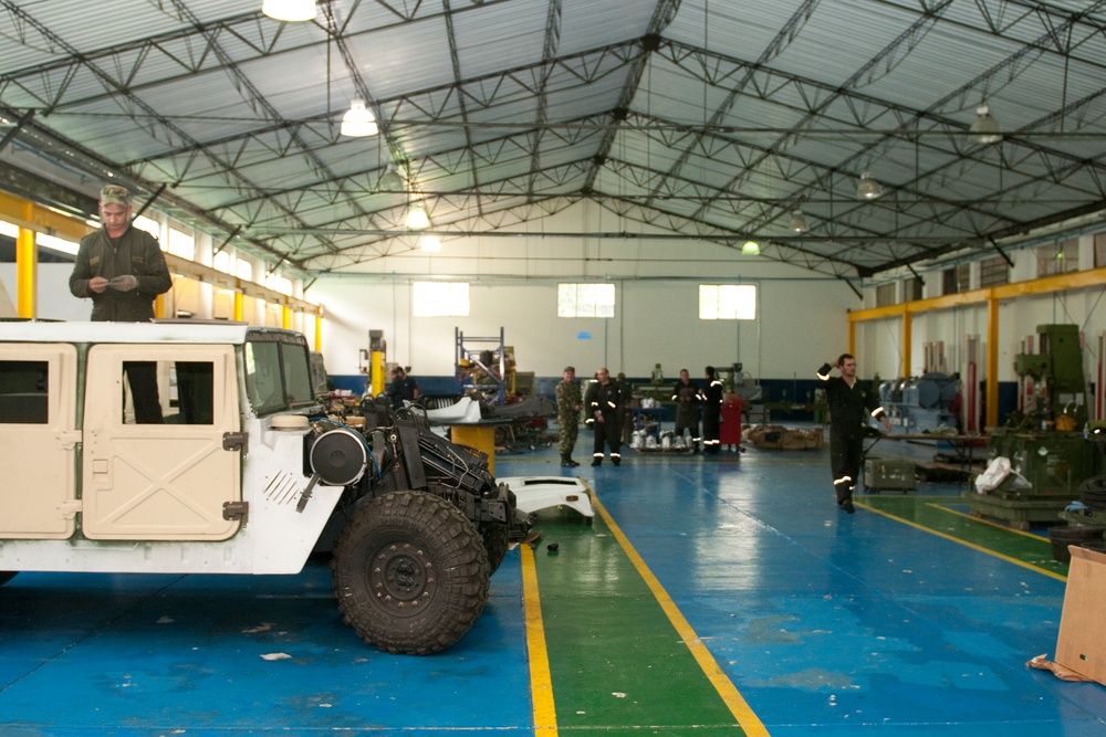 SCARNG works with the Colombian army maintenance personnel