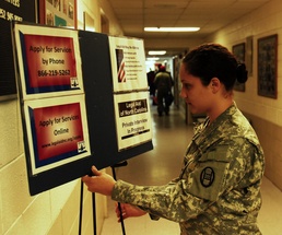 NC Soldiers and community aid veterans during stand down