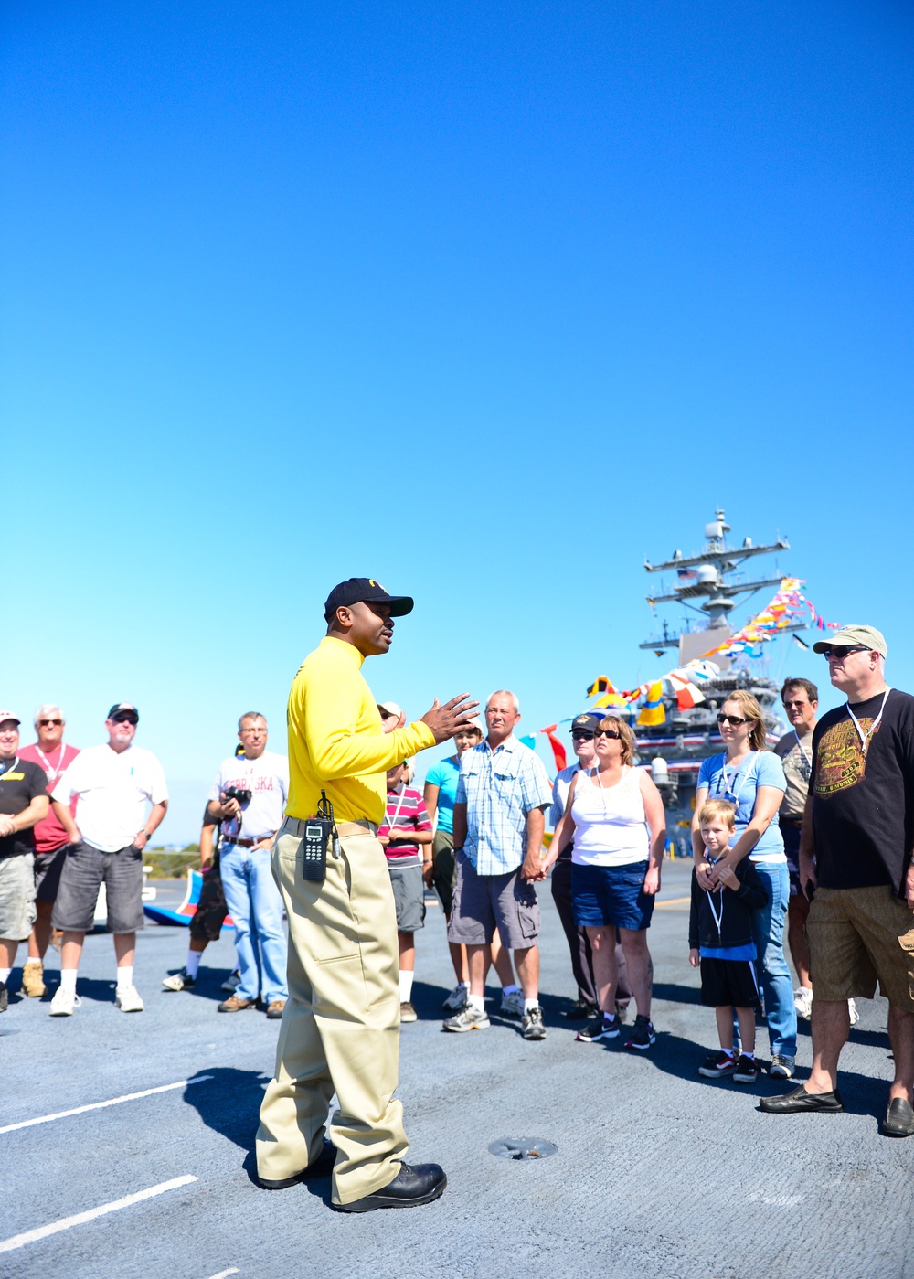 Guests visit USS Ronald Reagan (CVN 76)