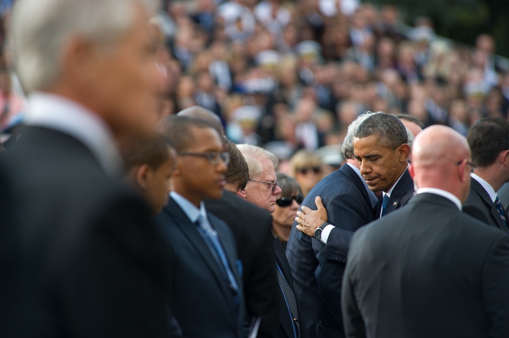 Service honors Washington Navy Yard victims