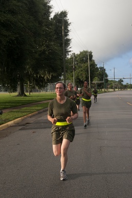 Marine recruits test physical fitness on Parris Island