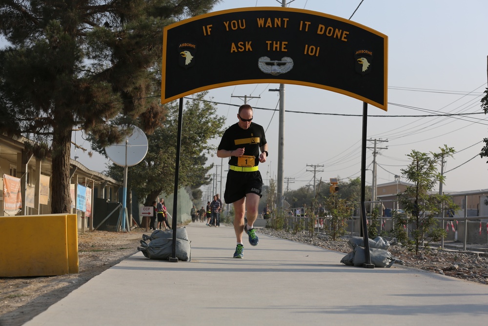 2013 Army 10-Miler shadow run