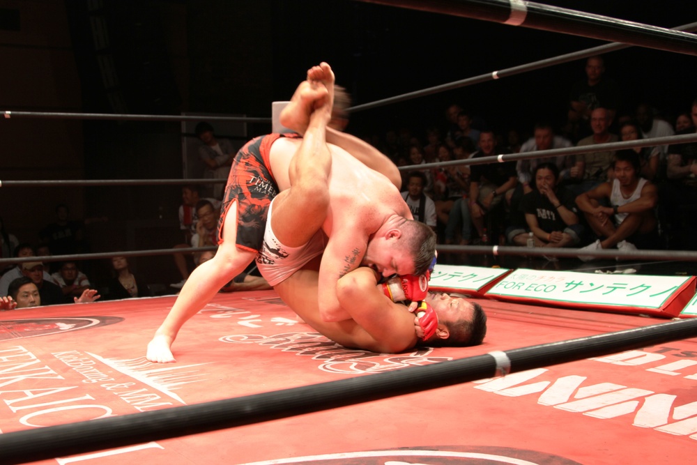 Soldier in Japan defends title in mixed martial arts