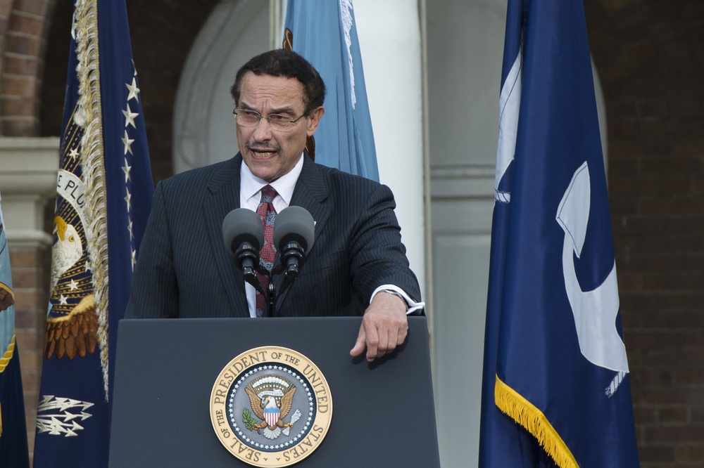 Service honors Washington Navy Yard victims