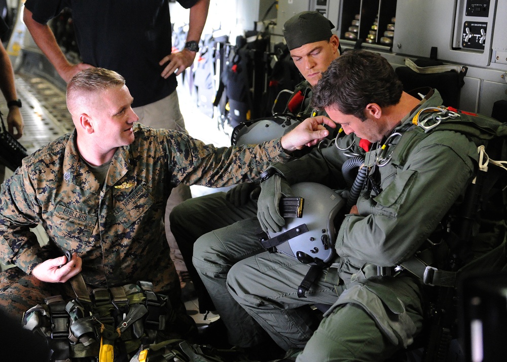 'Hawaii Five-0' films aboard a Hickam C-17