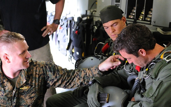 'Hawaii Five-0' films aboard a Hickam C-17
