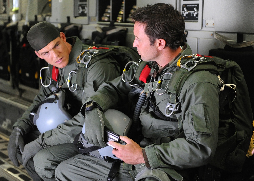 'Hawaii Five-0' films aboard a Hickam C-17