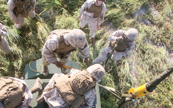 Combat Logistics Regiment 25 Helicopter  Suooprt Team Marine Heavy Helicopter Squadron 464