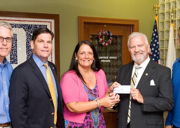 USO-Delaware receives donation from VFW Post 9962