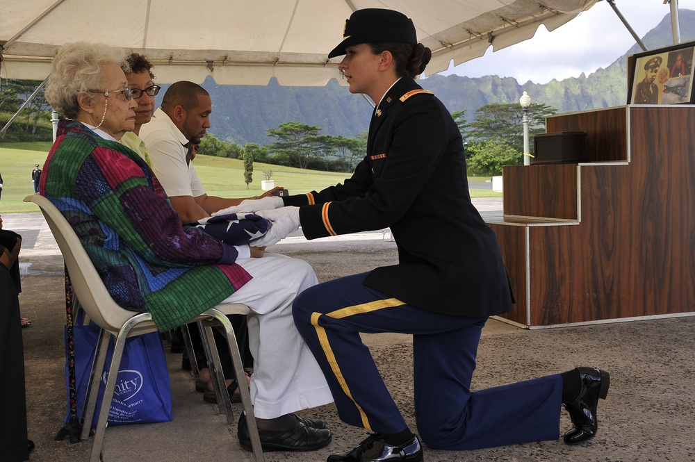 Romaine Goldsborough, Tuskegee Airman, is laid to rest in Kaneohe
