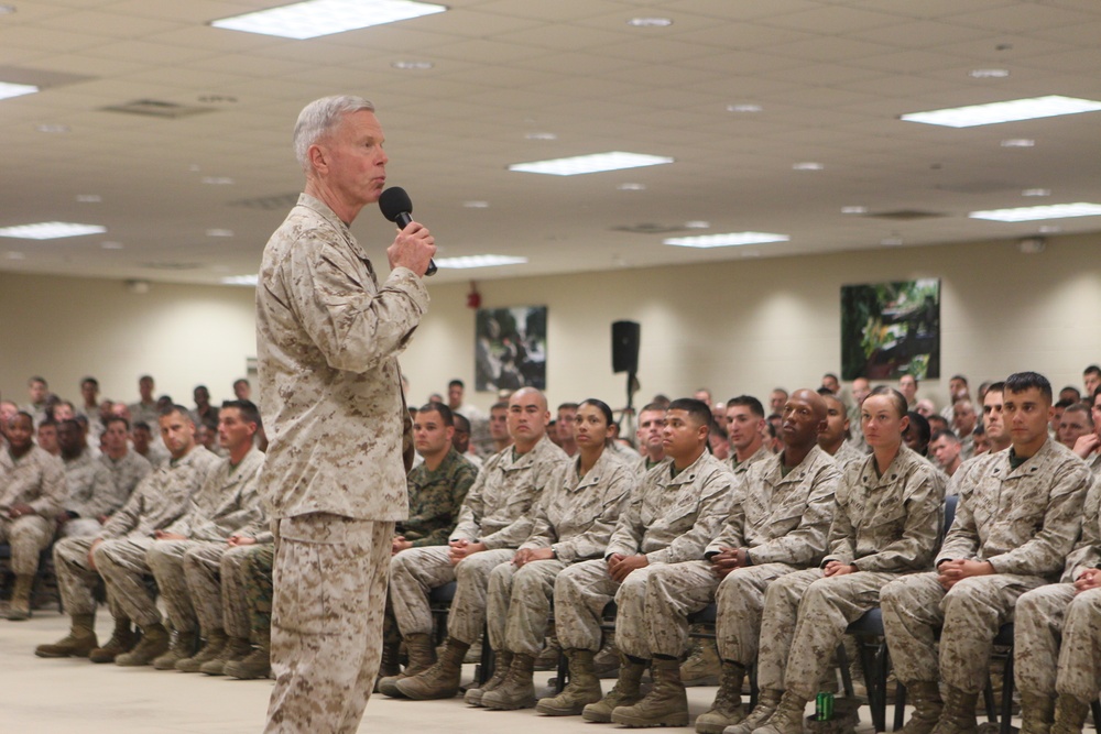 Gen. Amos mentors, motivates NCO’s