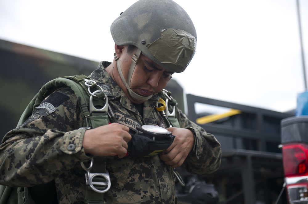 Honduran/American halo jump