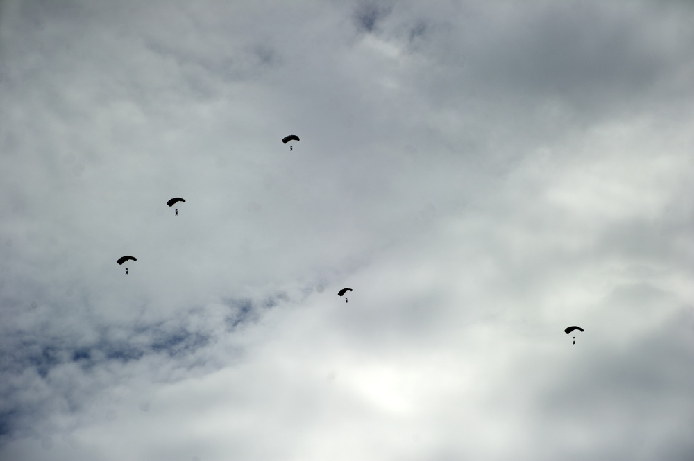 Honduran/American halo jump